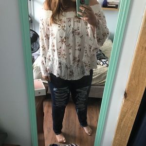 American Eagle Off the shoulder top